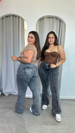 JEANS FLARE LINEAL GRIS