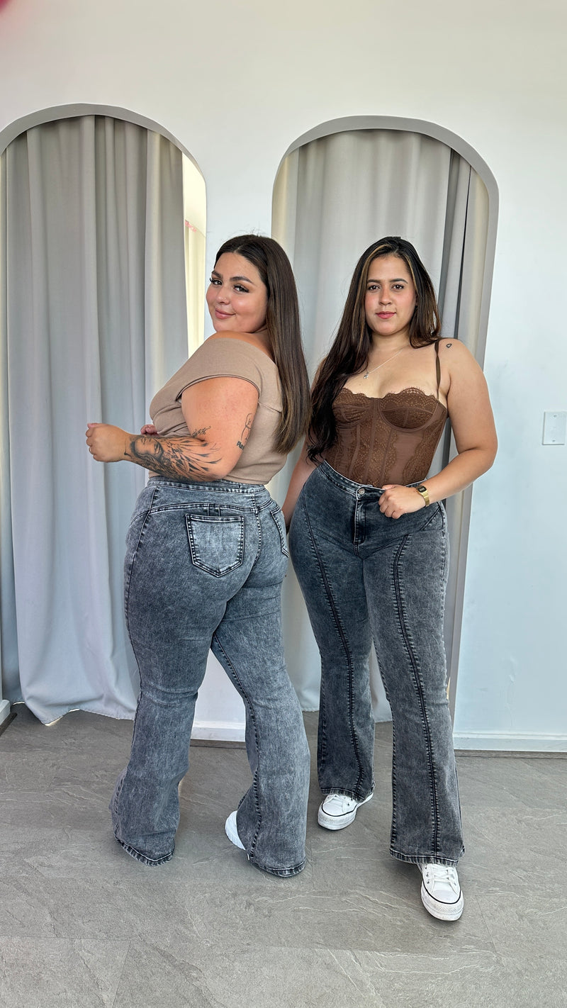 JEANS FLARE LINEAL GRIS