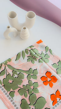 PAÑUELO FLOR ORANGE 90x90