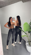 JEANS CONTROL DE ABDOMEN NEGRO FOCALIZADO