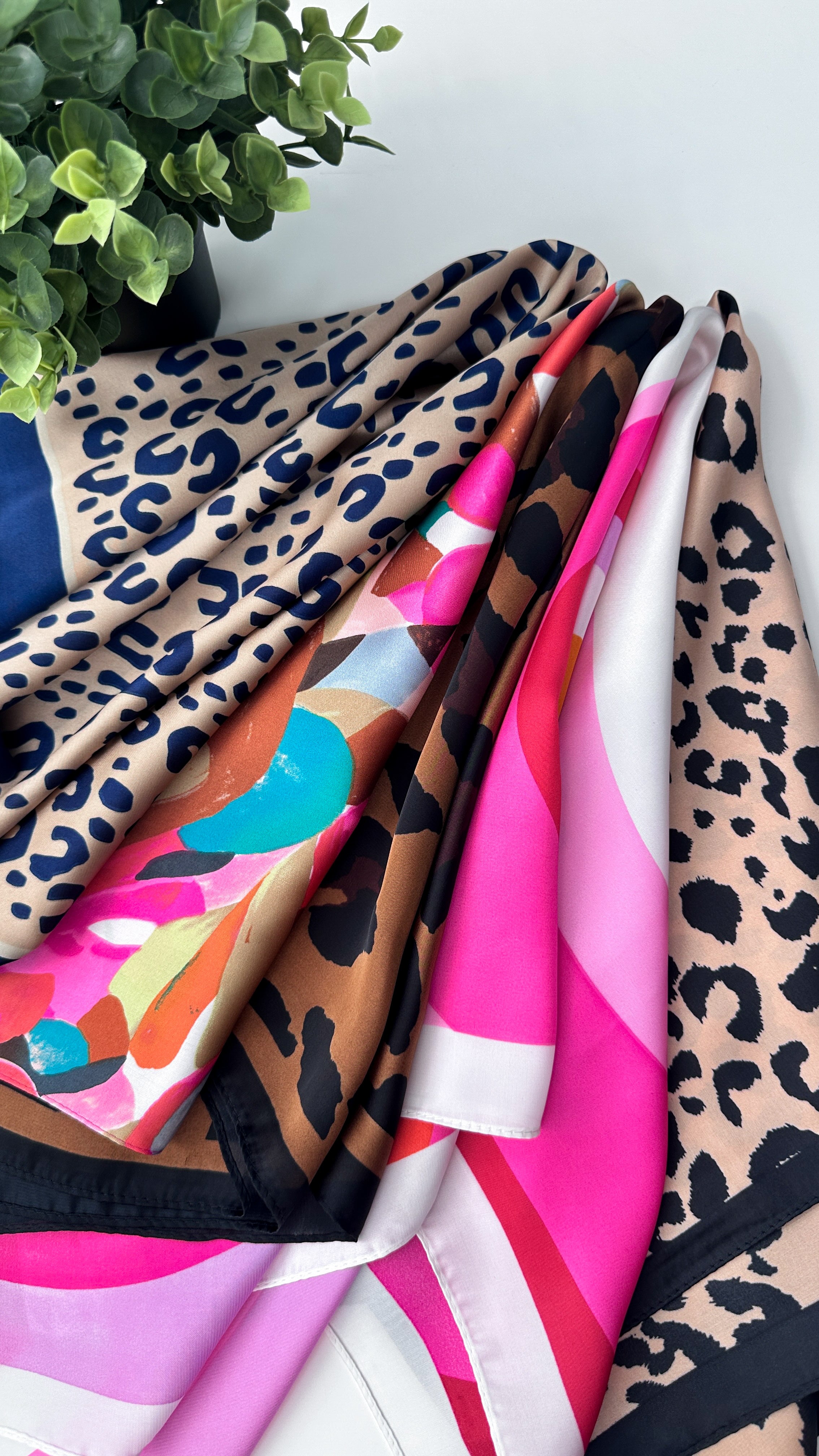 PAÑUELO ESTAMPADO 70X70