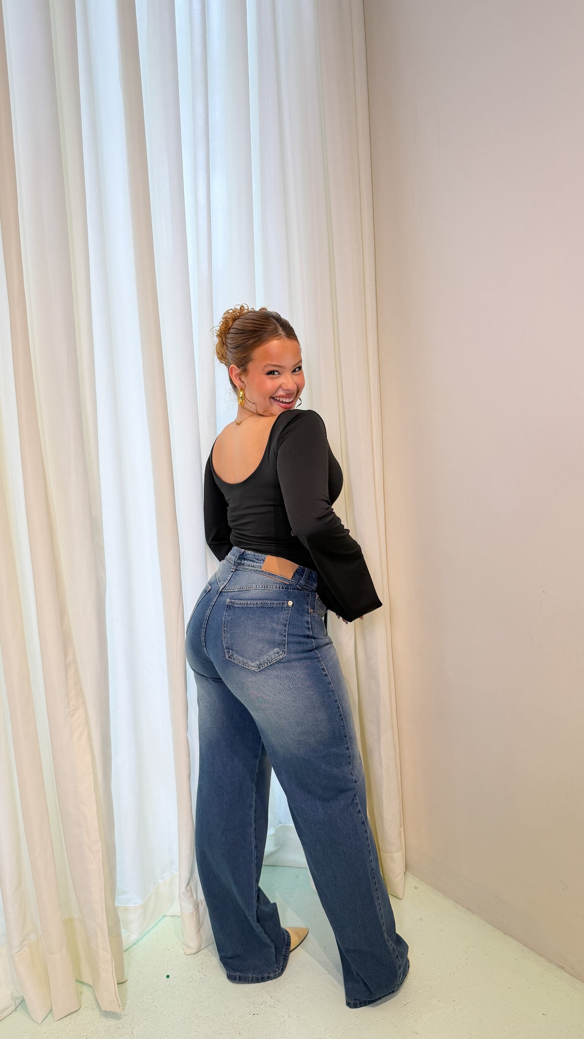 BODY SELENA BLACK