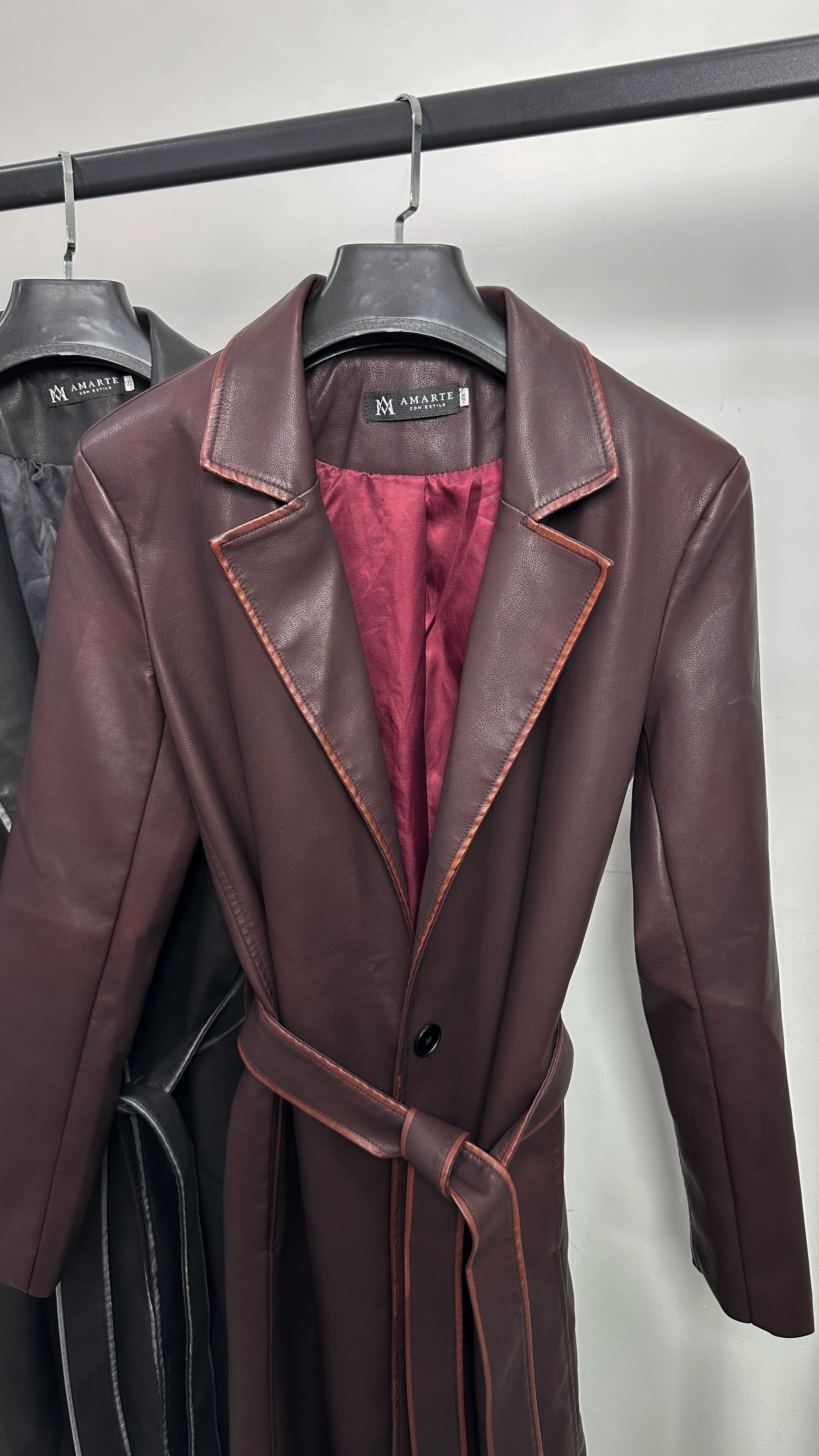 ABRIGO TRENCH KARDASHIAN