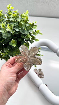 PINCHE FLORES BRILLOS