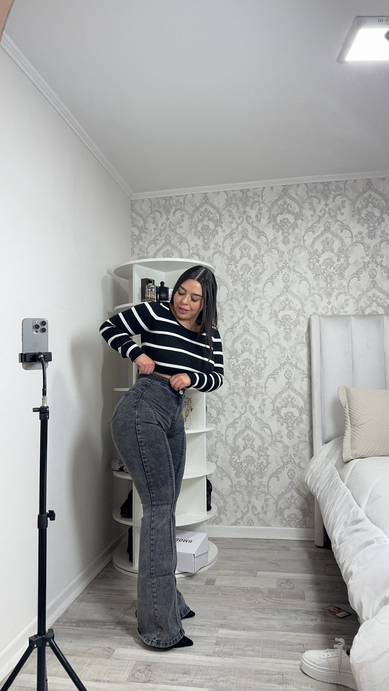 JEANS FLARE LINEAL GRIS