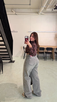 JEANS WIDE LEG COQUETTE GRIS X YASMIN TENDENCIA®️
