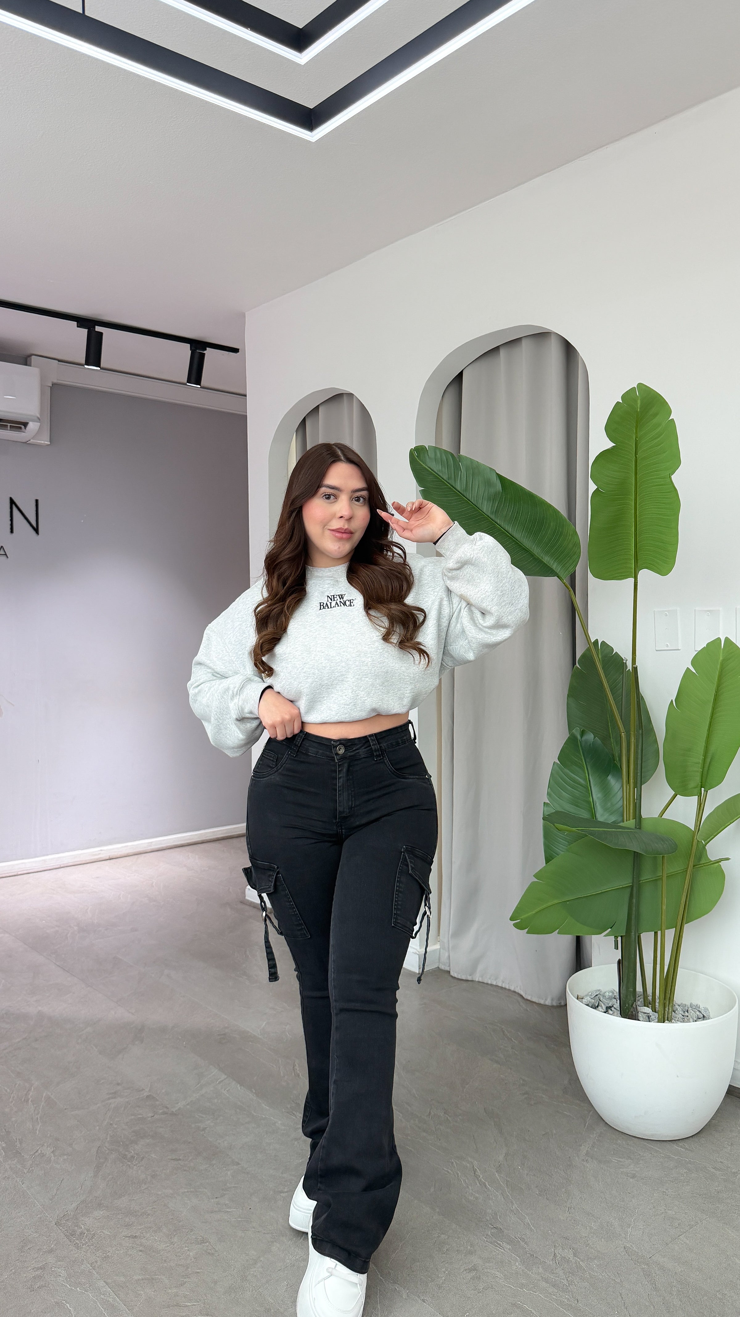 JEANS FLARE CARGO NEGRO