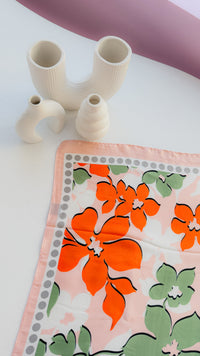 PAÑUELO FLOR ORANGE 90x90