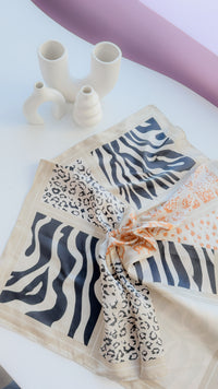 PAÑUELO CEBRA PRINT 70x70