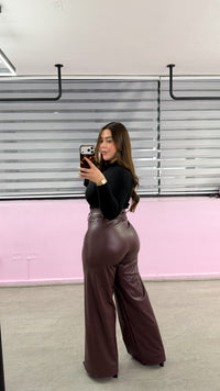 PANTALÓN ECO CUERO CINTURÓN