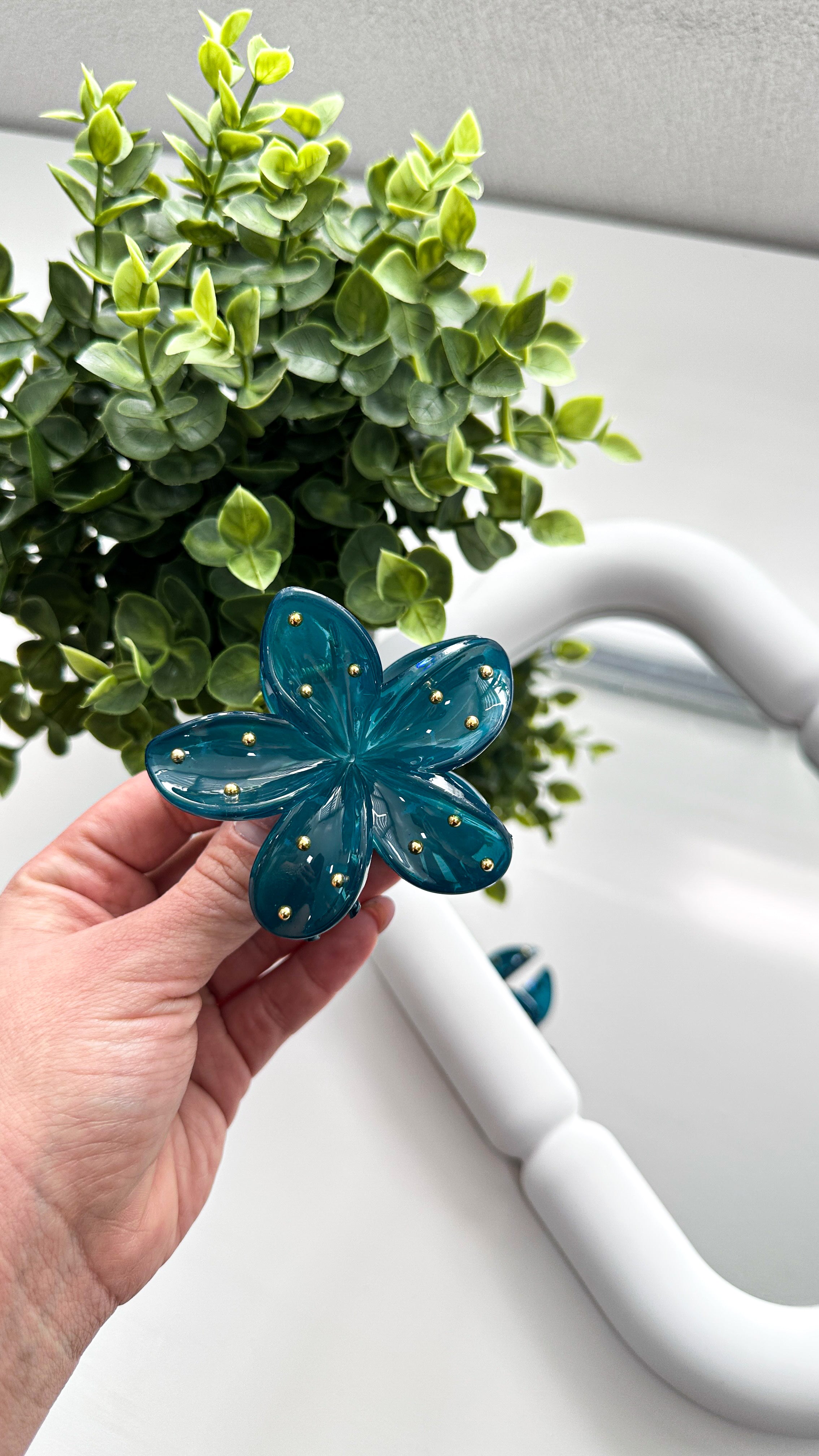 PINCHE FLORES BRILLOS